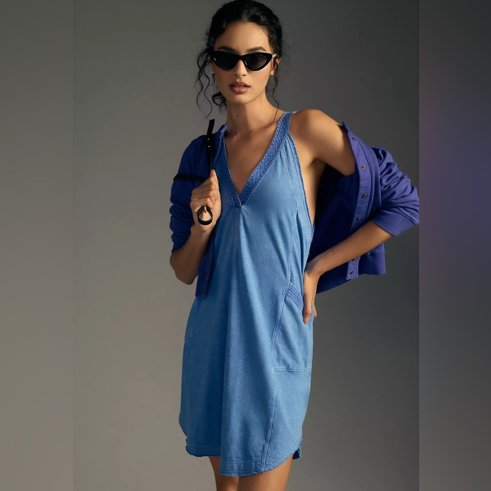 NWTS ANTHRO SLEEVELESS MINI (L)